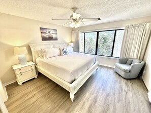 2 室のベッドルーム、アイロン / アイロン台、WiFi (無料)、ベッドシーツ