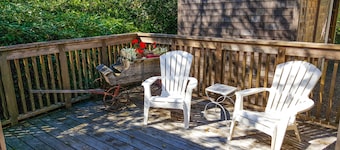 Beautiful Garden home by the Bay!