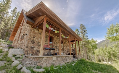Monarch Crest Chalet- Sauna and Pet Friendly