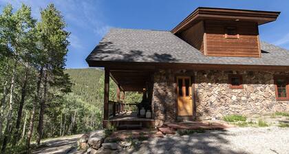 Monarch Crest Chalet- Sauna and Pet Friendly