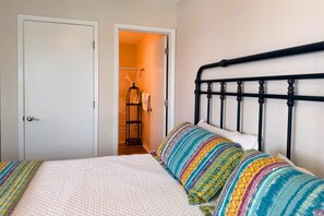 2 bedrooms, iron/ironing board, free WiFi, bed sheets