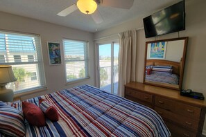 2 室のベッドルーム、アイロン / アイロン台、WiFi (無料)、ベッドシーツ