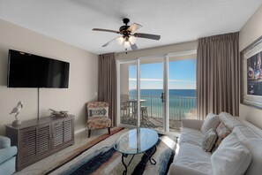 Una Smart TV, un reproductor de DVD