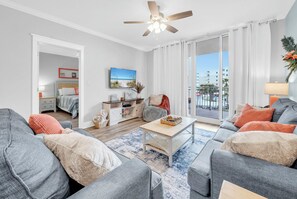 2 bedrooms, free WiFi, bed sheets - A316!  GREAT FAMILY GETAWAY! OVERLOOKS THE WATERPARK! (Fort Walton Beach)