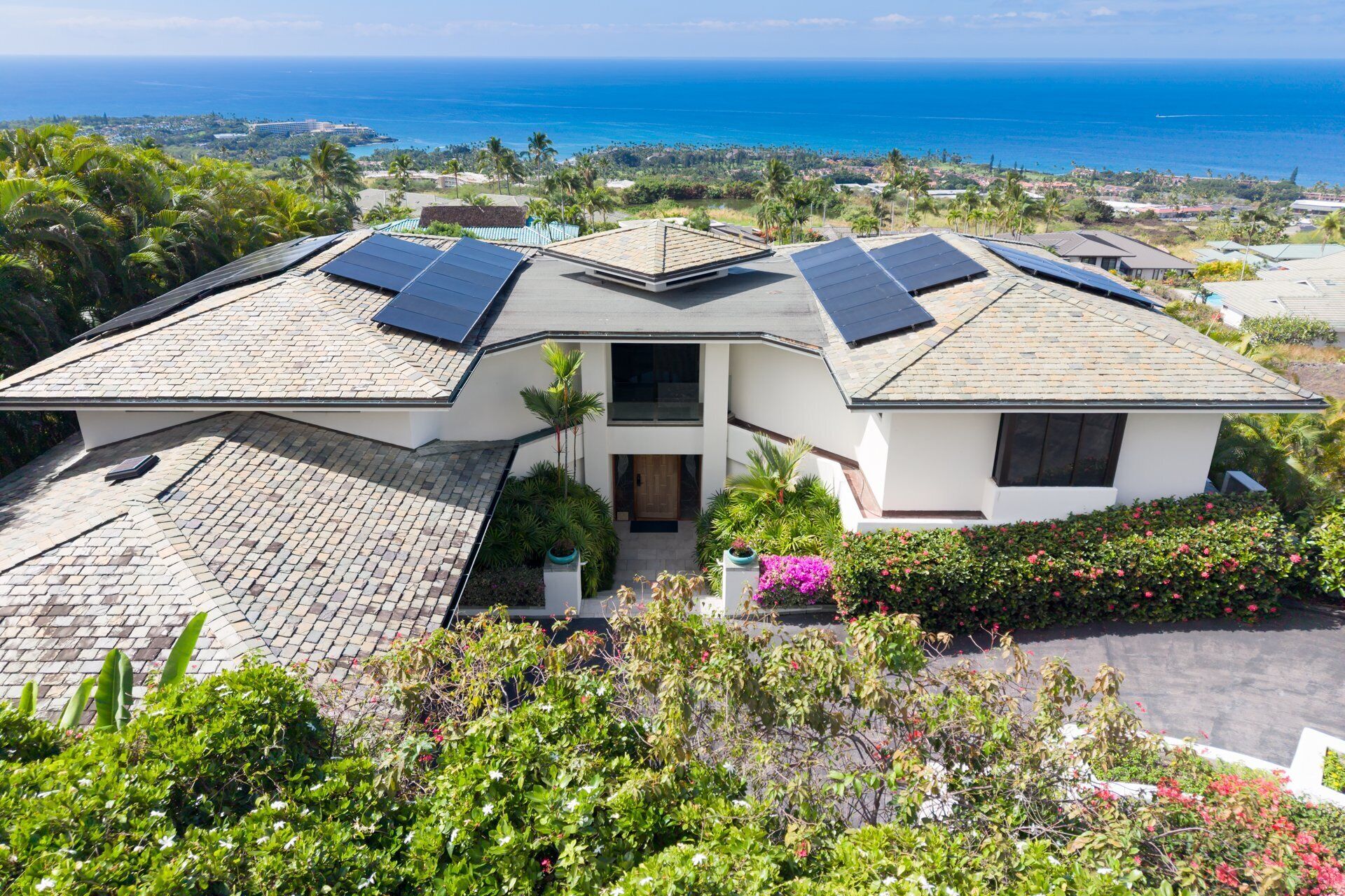 🏖️Magnificent Estate | Extraordinary Views | Lanai + Pool & Hot