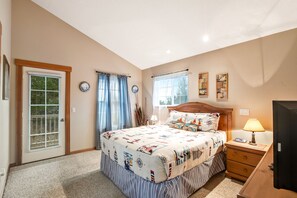 3 soverom, strykejern/-brett, internett (inkludert) og sengetøy