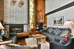 TV, fireplace, DVD player