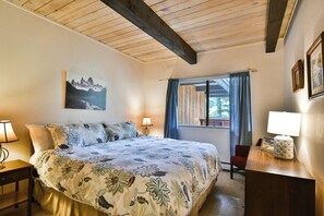 2 chambres, fer et planche à repasser, accès à Internet, literie fournie