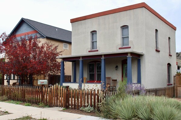 Exterior - Dog Friendly- Sweet Spot! (Salida)