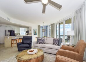 Smart TV - Corner Condo w/ Gulf Views - Includes Beach Service -3BR St. Lucia 1001 (Destin)