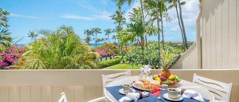 屋外ダイニングエリア