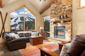 Smart TV, fireplace, DVD player