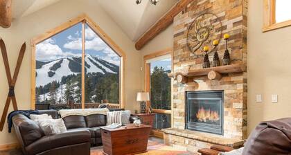 💎 Deluxe Hot Tub W/ Stunning Views | Custom Decor | Across From Ski Resort