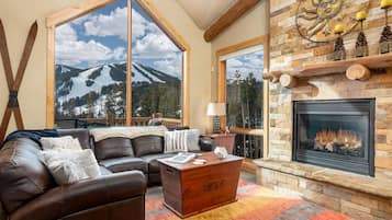 Smart TV, fireplace, DVD player