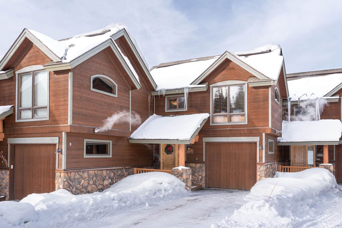 💎 Deluxe Hot Tub W/ Stunning Views | Custom Decor | Across From Ski Resort