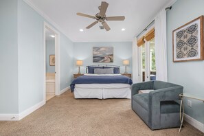 3 slaapkamers, een strijkplank/strijkijzer, gratis wifi, beddengoed