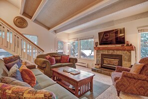 Flat-screen TV, fireplace