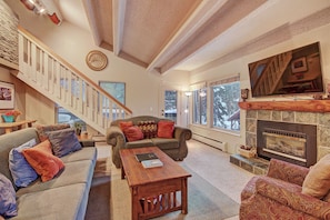 Flat-screen TV, fireplace