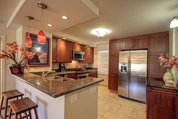 Coffee/tea maker, fridge, microwave, oven