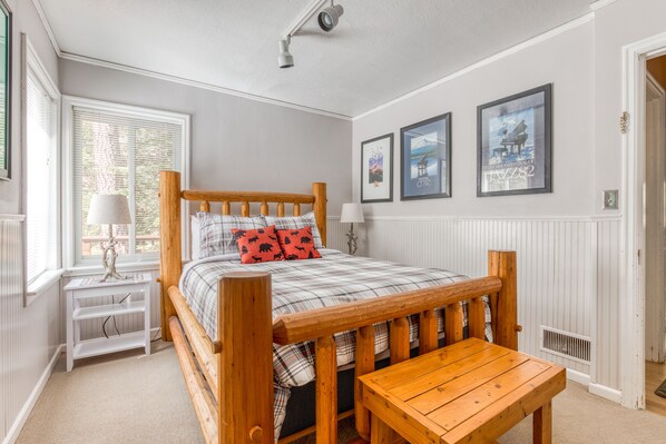 3 bedrooms, iron/ironing board, Internet, bed sheets