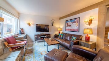 Smart TV, fireplace, video games, DVD player