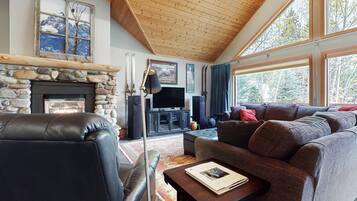 TV, fireplace, DVD player, stereo