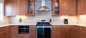 Below the Vineyard: Ideal Lakeside Retreat!