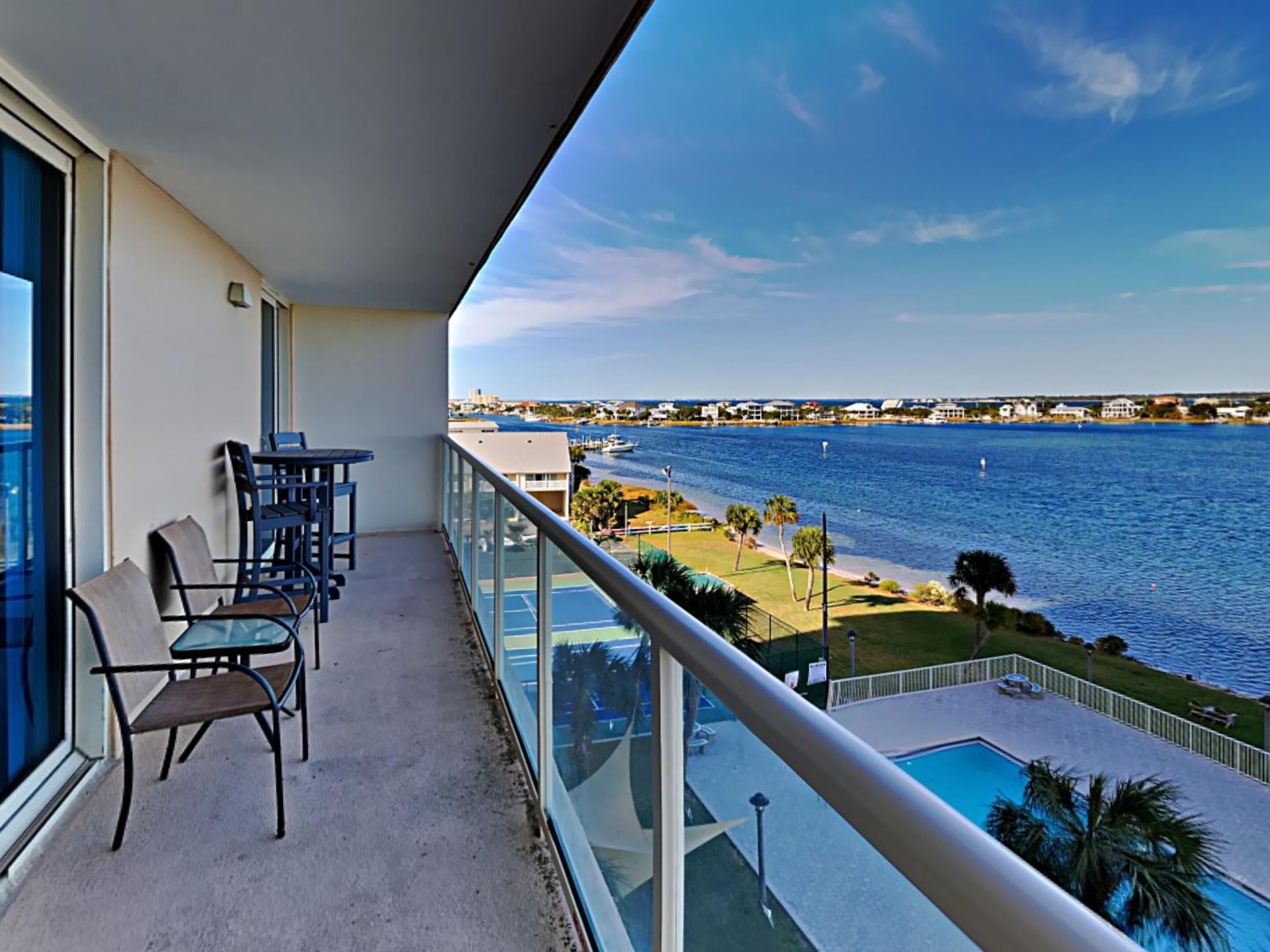 Sabine Yacht & Racquet #5C | Boat Slips, Views!