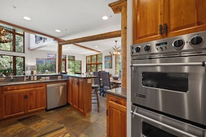 Fridge, microwave, oven, stovetop - PINE MEADOWS 138- Gorgeous Ski-In/Ski-Out Condo w/Hot Tub & Views (Mountain Village)