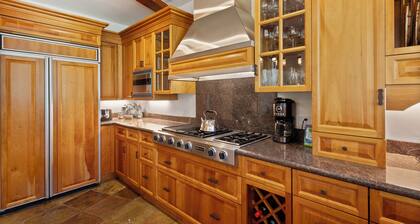 Pine Meadows 138 - INCREÍBLE acceso a las pistas de esquí y a pie de pista. Jacuzzi privado y ubicación de Slopeside