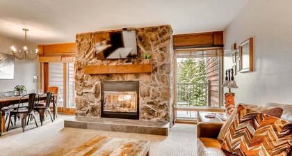 7. yö ilmaiseksi! Prime Downtown sijainti! Wi-Fi, kaasutakka, pesukone ja kuivaaja