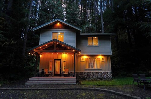 Snowline Chalet | Hot Tub, Pool & Foosball