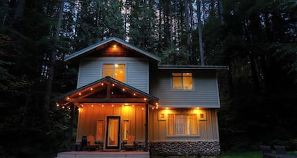 Snowline Chalet | Hot Tub, Pool & Foosball