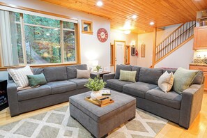 Smart TV, fireplace, DVD player, table football