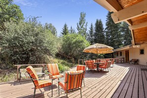 屋外ダイニングエリア