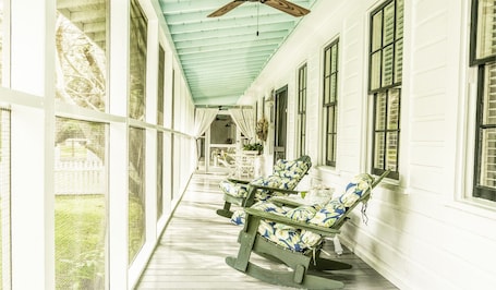 Terrace/patio. Mess Hall. All Pets. North Beach. Screen porch