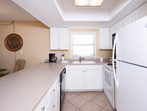 Kühlschrank, Mikrowelle, Geschirrspüler