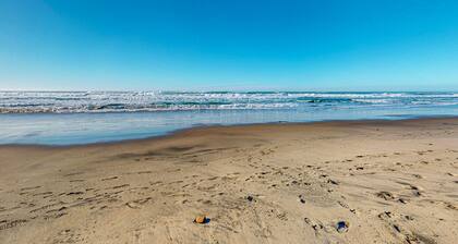 Elegant Condo with Beautiful Ocean Views & Nearby Beach Access