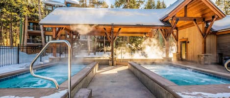 Een verwarmd zwembad