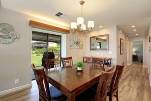 Dining - Remodeled Retreat with Exquisite Ocean Views - Wailea Elua 2304 - Relax & Revive (Wailea, Maui)
