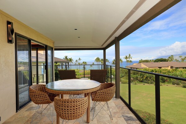 Outdoor dining - Remodeled Retreat with Exquisite Ocean Views - Wailea Elua 2304 - Relax & Revive (Wailea, Maui)
