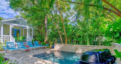 Charming dog-friendly home with guest cottage & private pool - great location