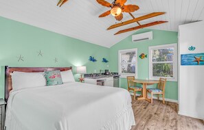 3 slaapkamers, een strijkplank/strijkijzer, internet, beddengoed