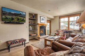 Smart TV, fireplace, DVD player