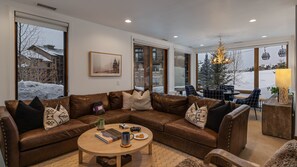 Smart TV, fireplace, video games, offices