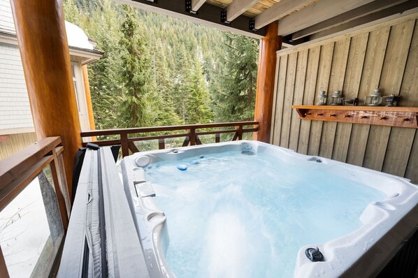 Baignoire à remous extérieure