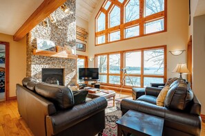 Smart TV, fireplace, stereo, computer monitors