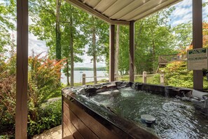 Baignoire à remous extérieure