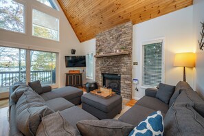 Smart TV, fireplace, DVD player