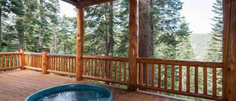 Tina de hidromasaje al aire libre